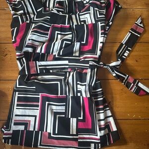 New York & Company Geometric Black Pink Blouse